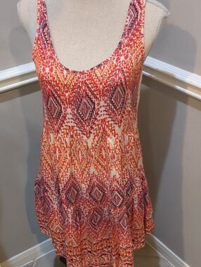 Angie Sleeveless Scoop Neck Printed Tank Top in Multi-Color